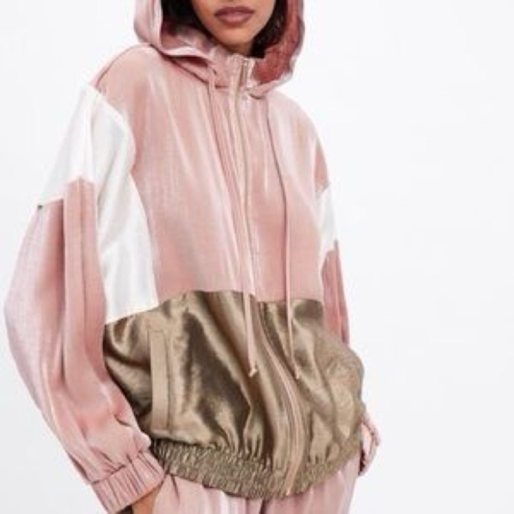 🩷 Zara Metallic Full Zip Light Windbreaker Jacket